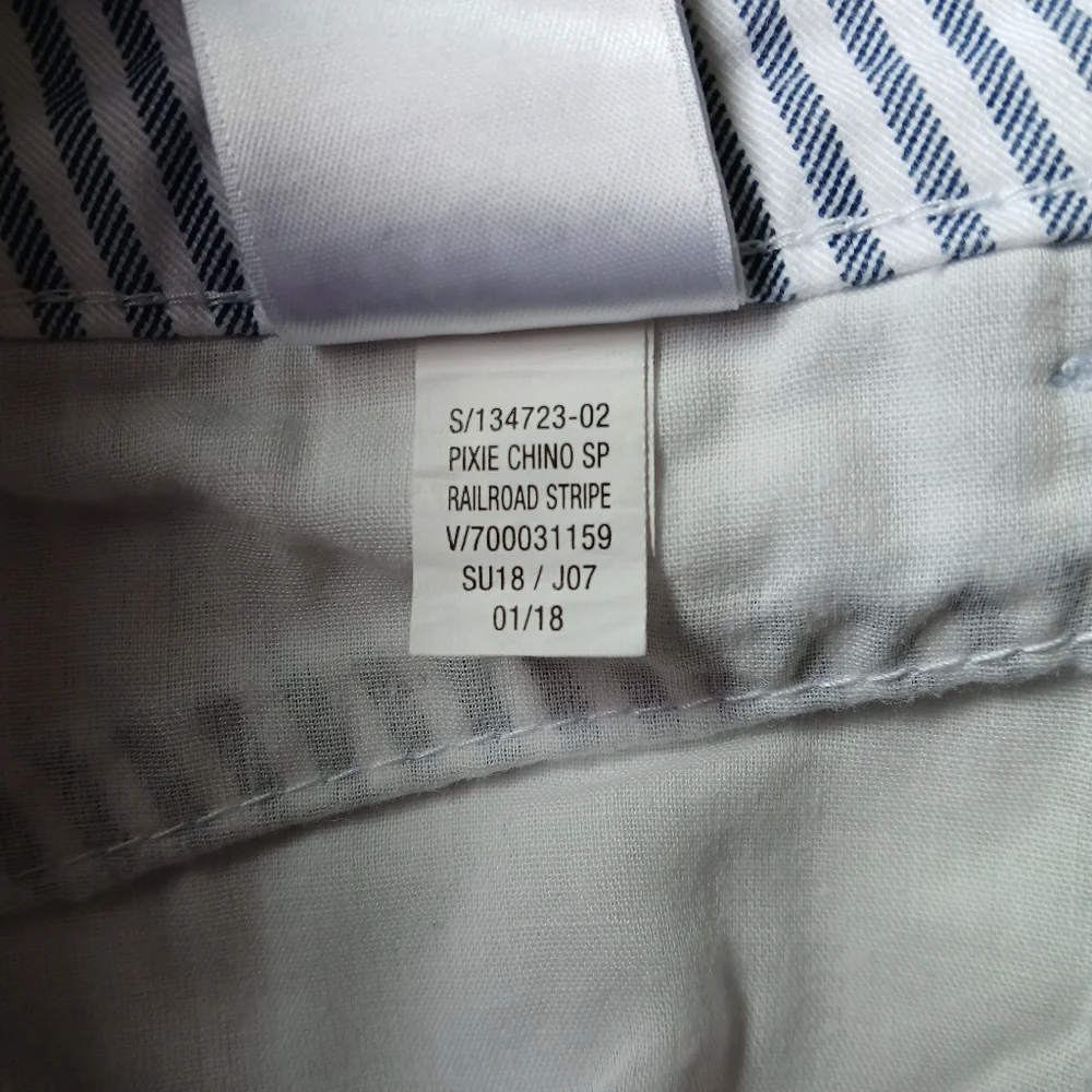 Old Navy Blue and White Pixie Chino Jeans for Effortless Style‎ Sz 10